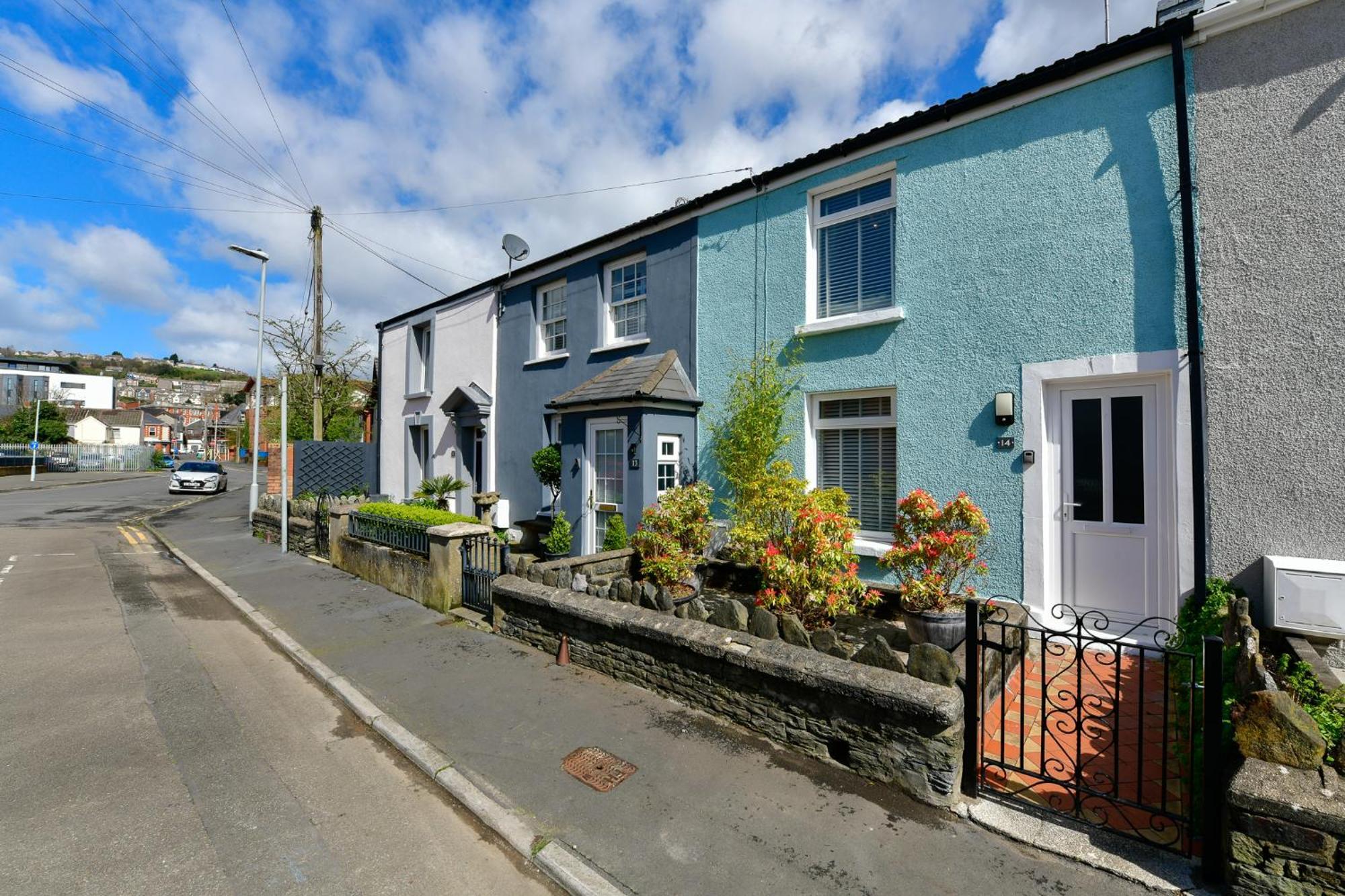 Free Parking - Heart Of The City - Superb Townhouse & Garden - Peaceful Area But Only 5Min Walk To Beach, Shops, Bars, Arena, Marina, Parks Swansea Exterior photo